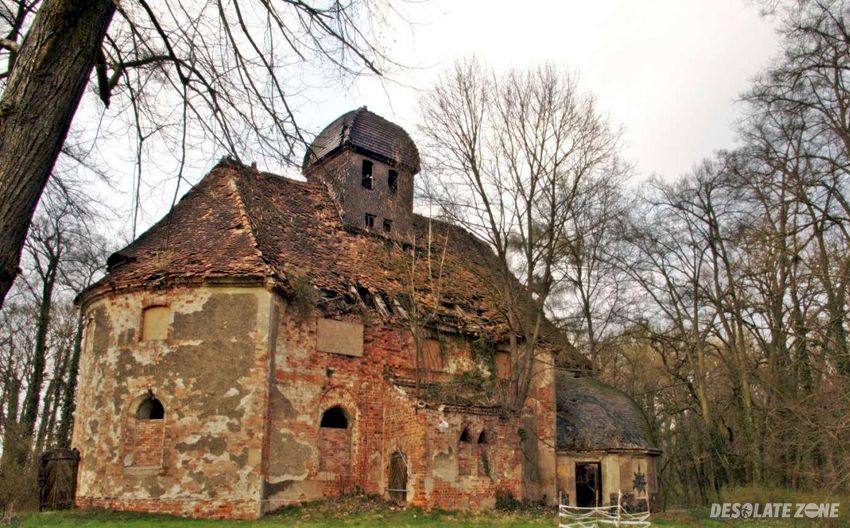 Stary kościół, gębice