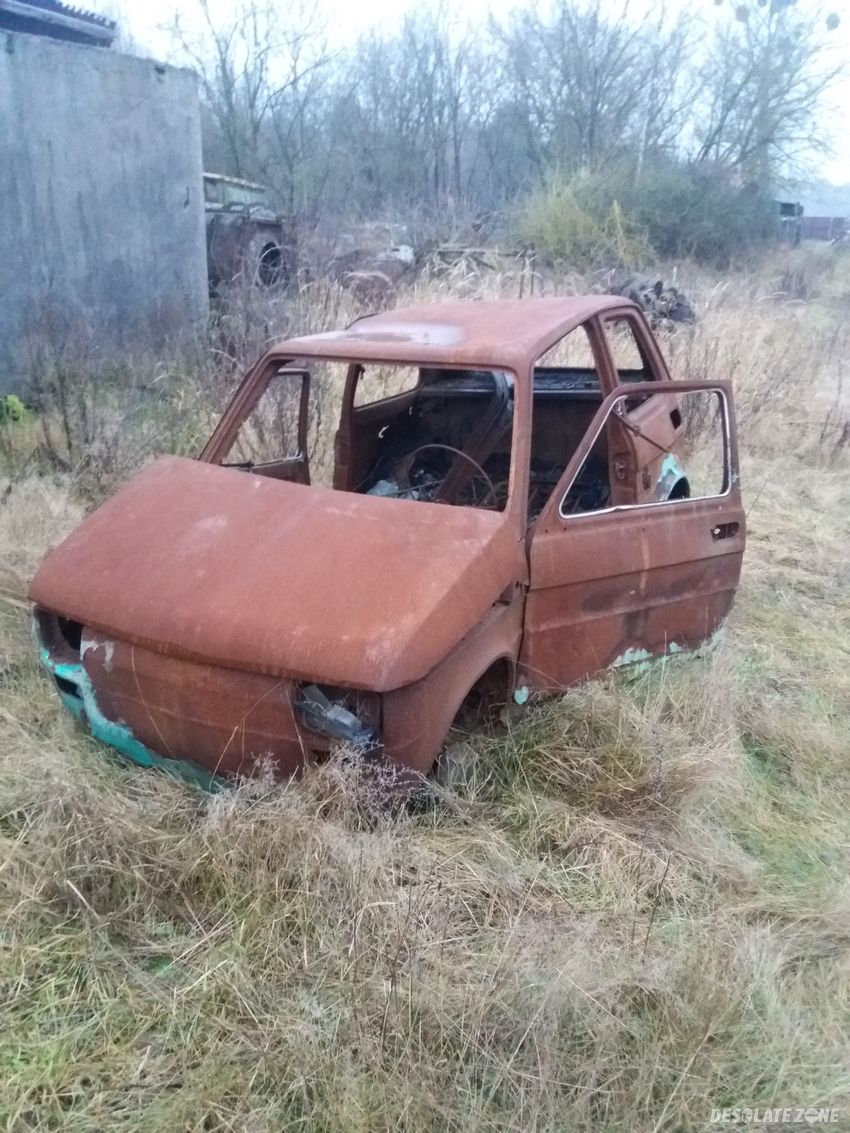 Cmentarzysko pojazdów, karolew