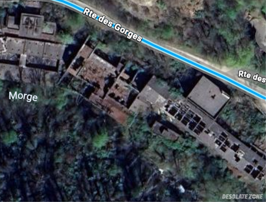 Zawalająca się fabryka