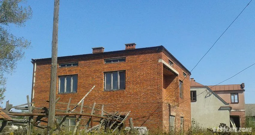 Opuszczony kompleks mieszkalno- produkcyjny, zalesie gorzyckie