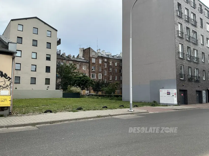 Dwie opuszczona kamienicę - zdjęcie 1/4