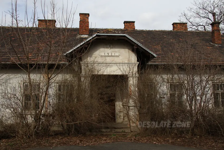 Dworek z 1921 roku - photo 1/4