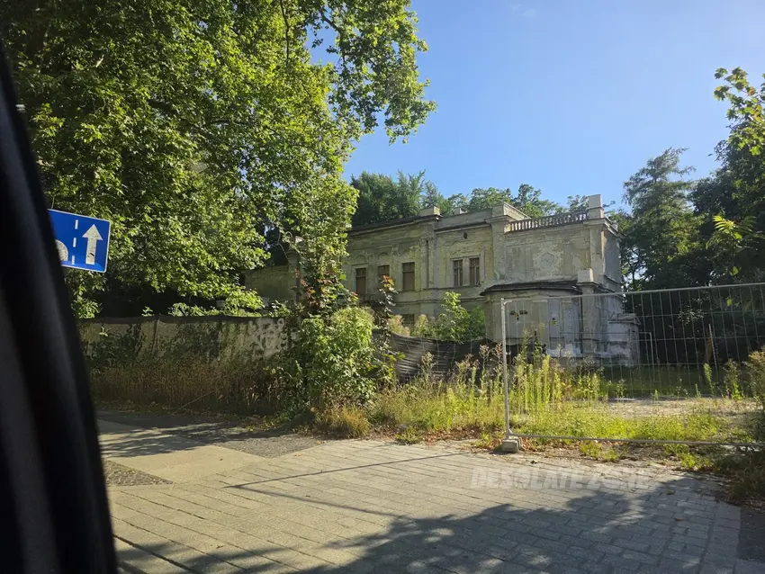 Opuszczone przedszkole/ pałac lobbecke - photo 1/2