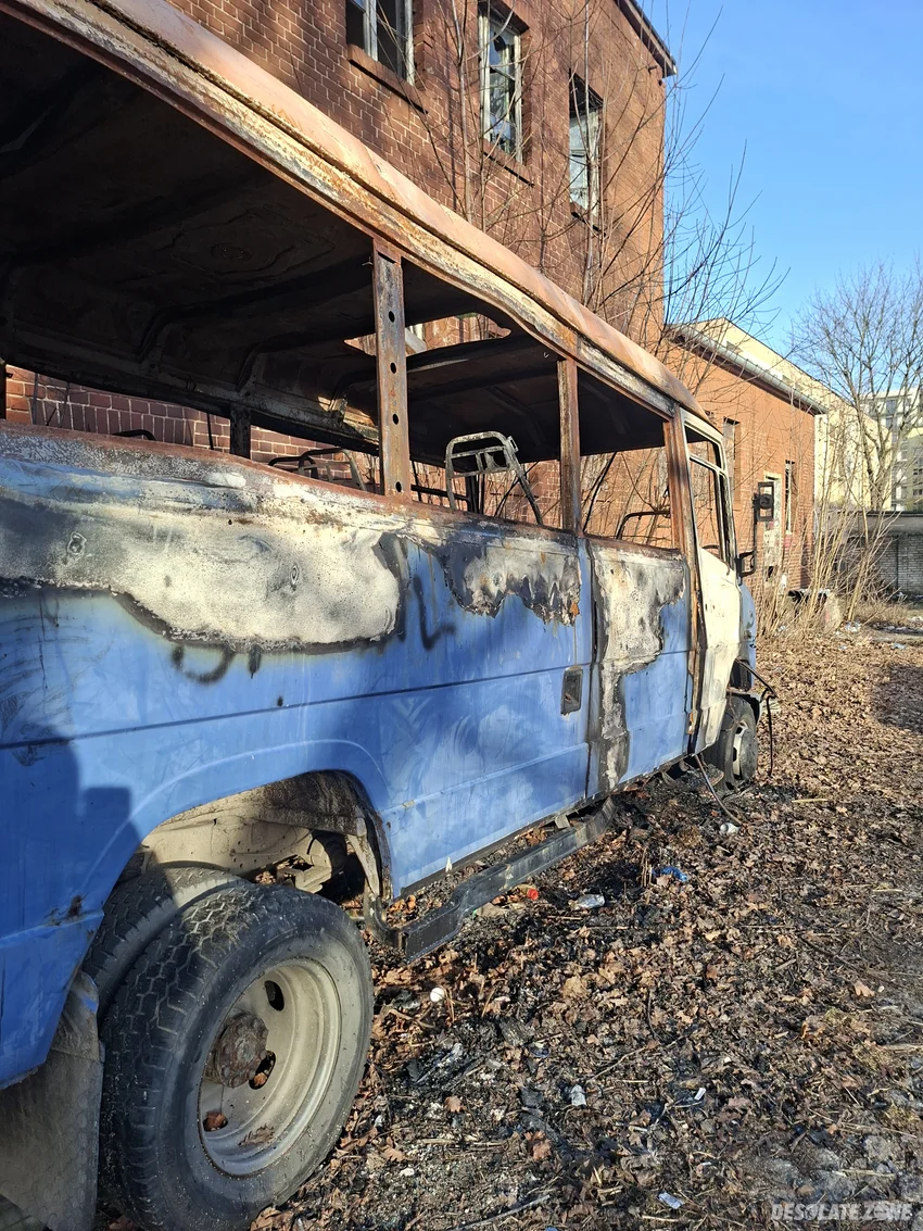 Stary porzucony bus - zdjęcie 1/1