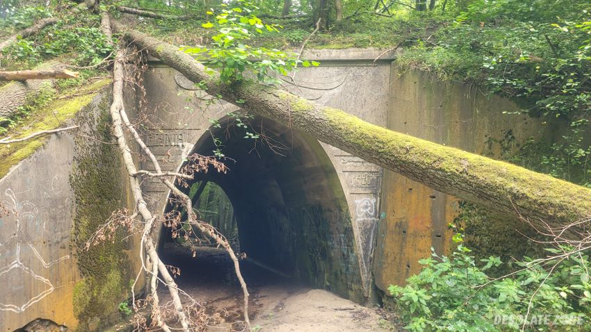 Przedwojenny przepust kolejowy