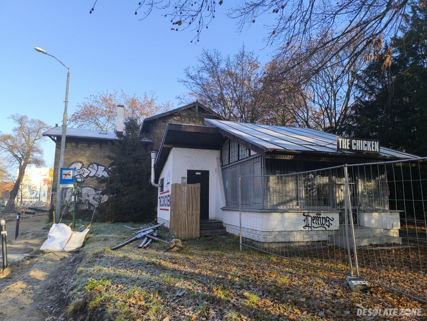 Opuszczona restauracja the chicken.