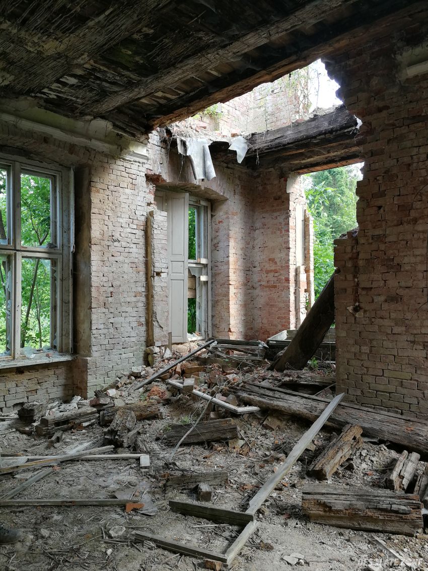 Spalony pałac/dwór