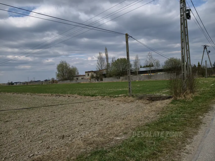 Opuszczony niedokończony dom z halą., rzgów - photo 1/4