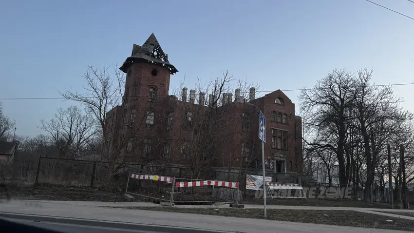 Pałac, budynek p k p, szkoła, pruszków - photo 1/4