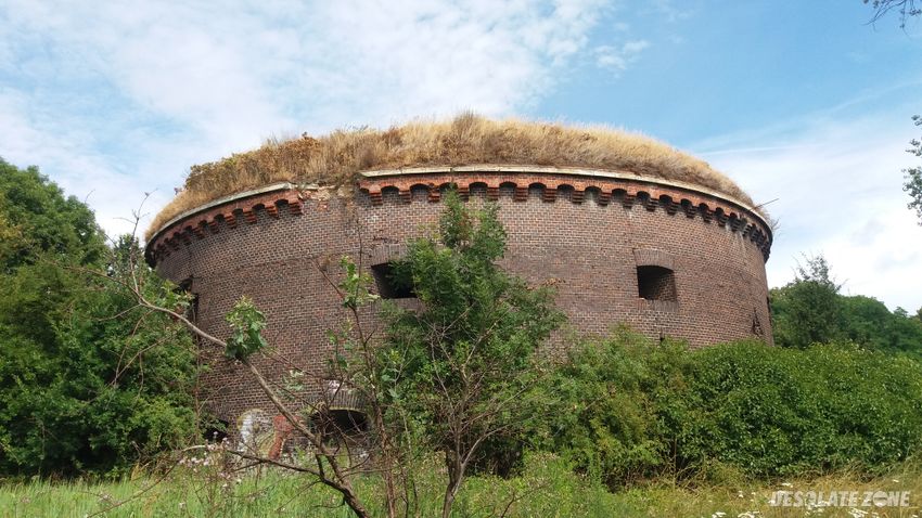 Ceglana wieża artyleryjska znana jako fort malakoff., głogów