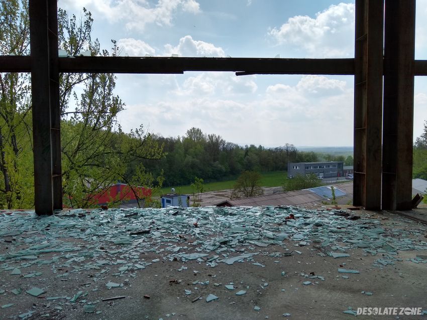 Nieskończony budynek przemysłowy