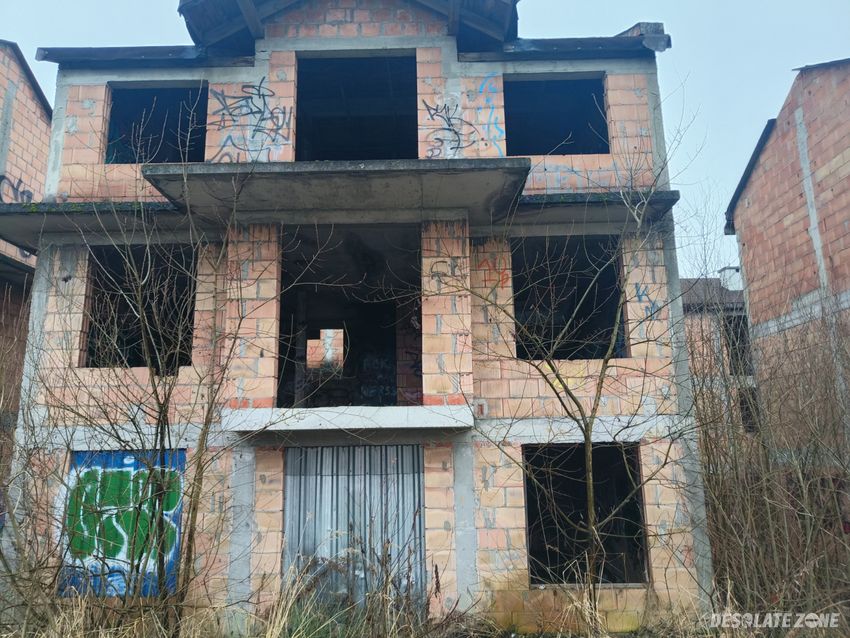 Niedokończone osiedle 6 budynków