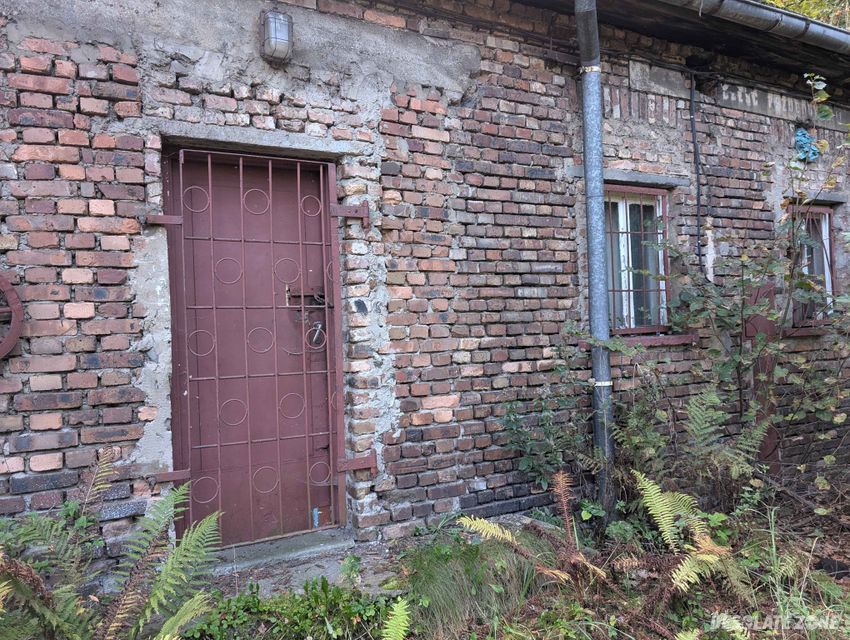 Opuszczony zakład produkcyjny