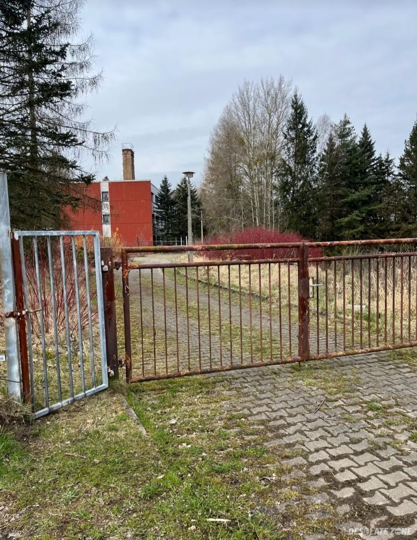 Opuszczone biurowce.