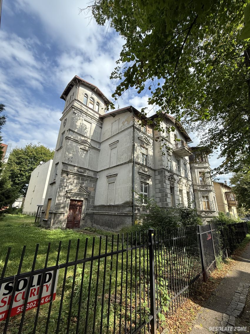 Opuszczona kamienica, sopot