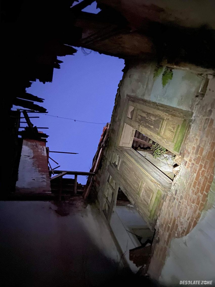 Opuszczony pałac, zbarzewo