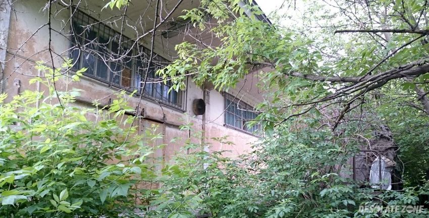 Kompleks opuszczonych budynków ul.Łopuszańska, warszawa
