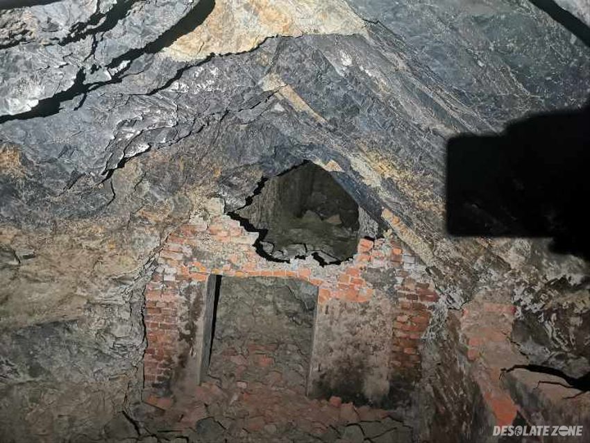 Opuszczona kopalnia uranu/pirytu