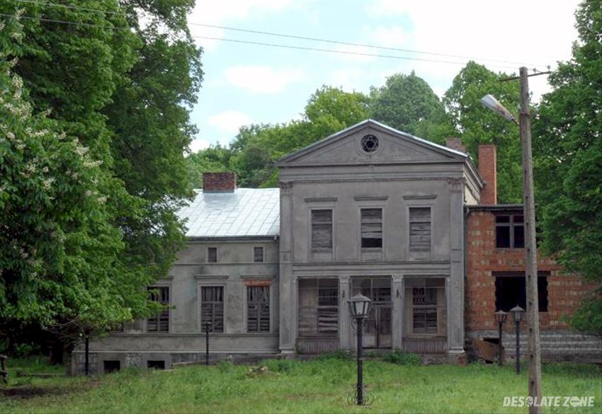 Opuszczony pałac w kępicy, kępica