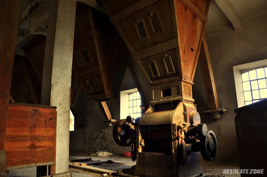 Stary młyn i opuszczony dom, strugienice