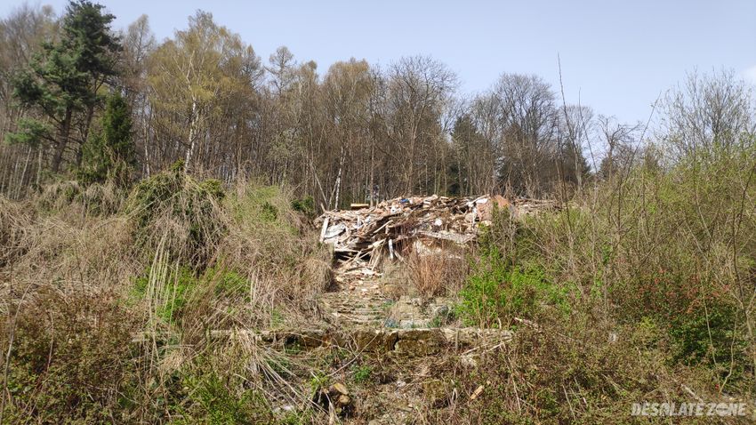 Opuszczona willa na w zboczu lanckorońskiej góry