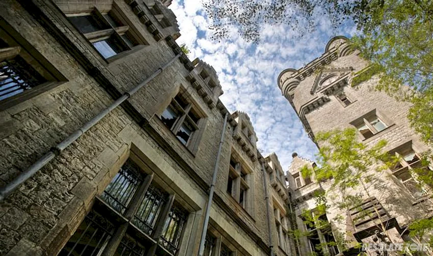 Zamek miranda, noisy