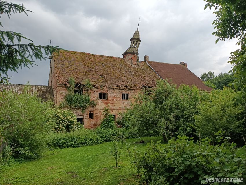Spichlerz zespołu pałacowo-parkowego w Śliwicach