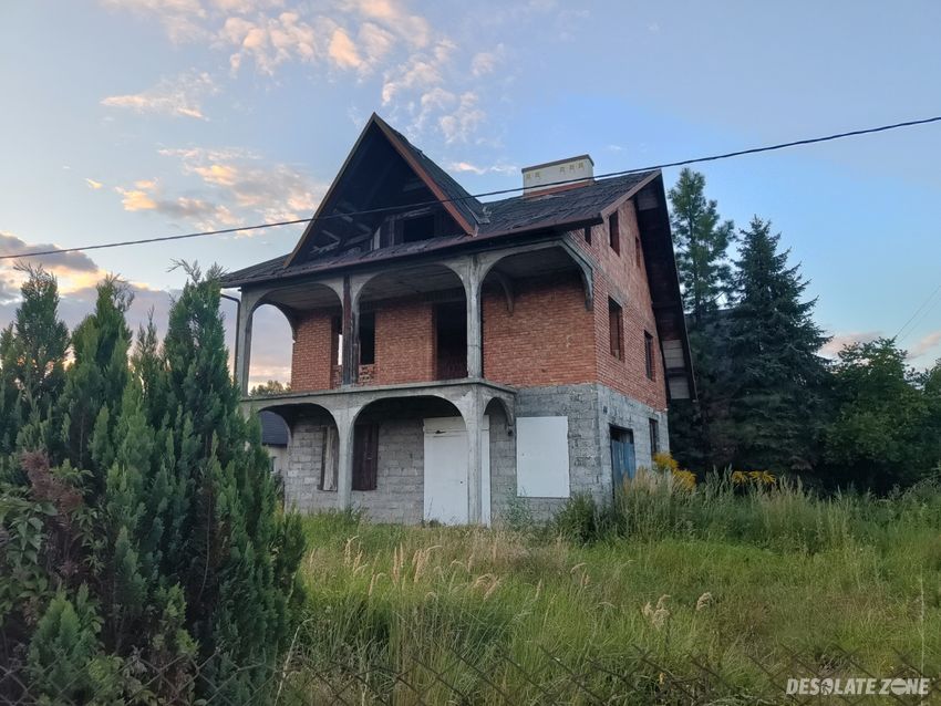 Opuszczona budowa domu w rząsce