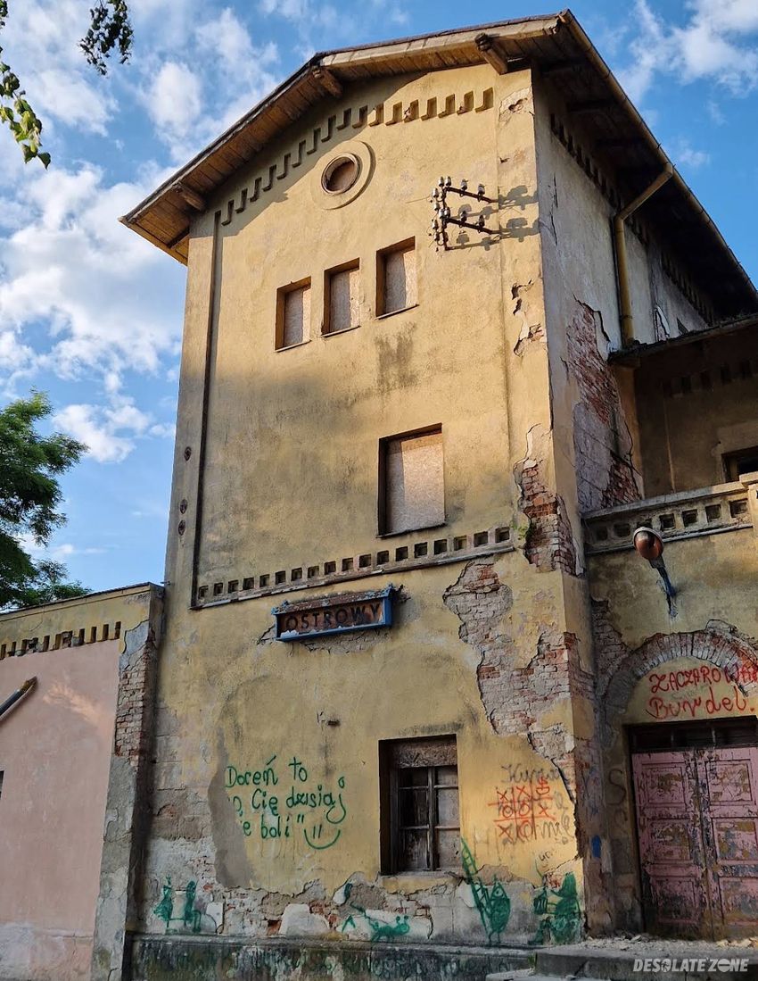 Dworzec p k p ostrowy