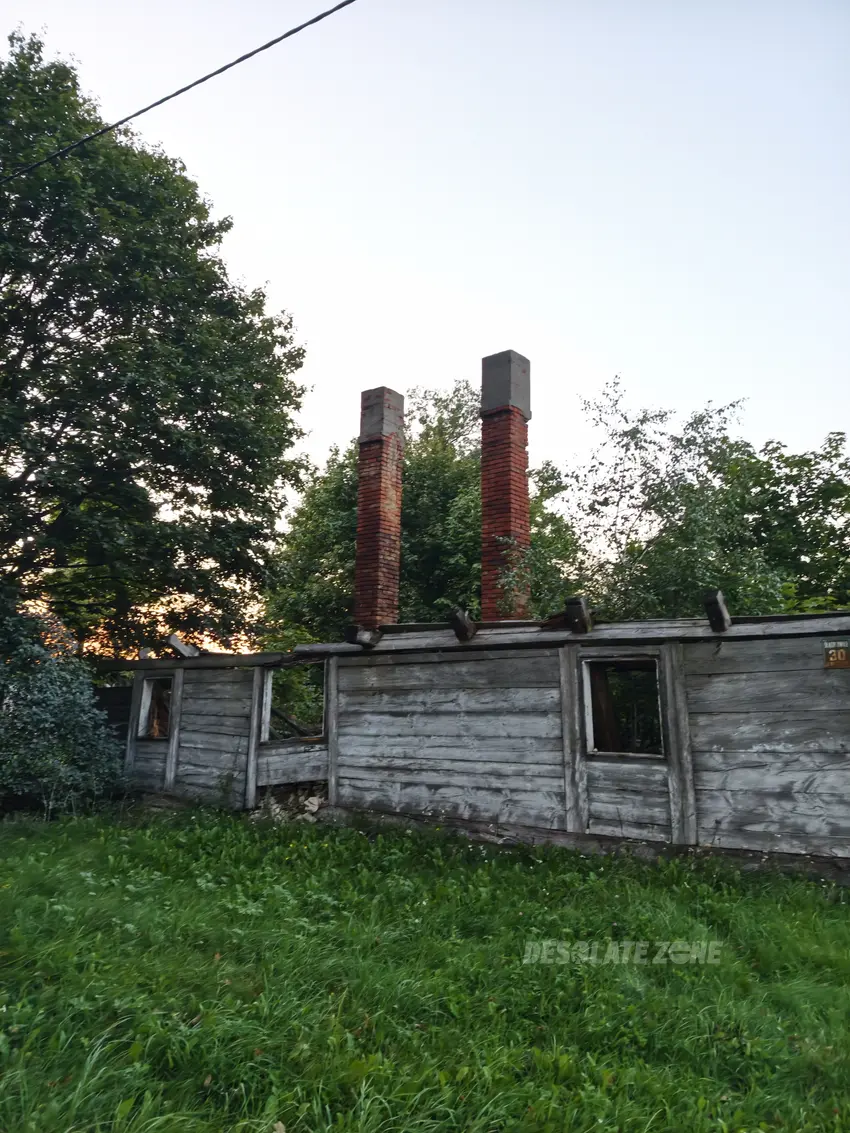 Ruiny domu i stodoły - photo 1/9