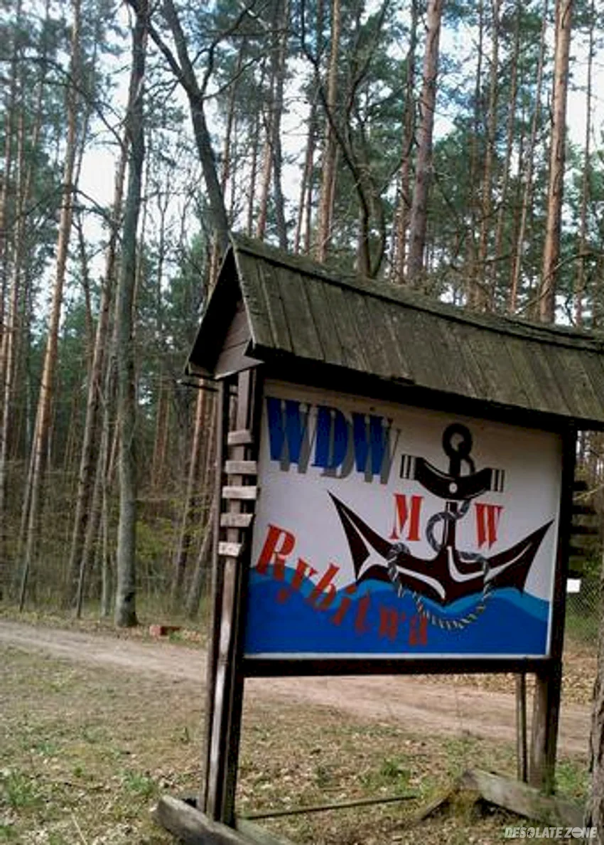 Opuszczony wojskowy dom wypoczynkowy rybitwa, tleń