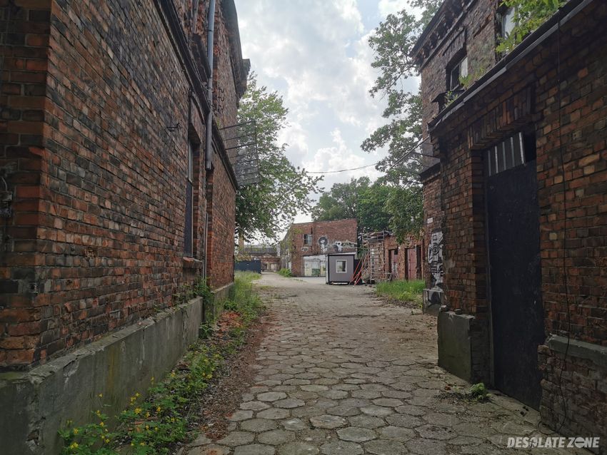 Opuszczona fabryka drutu, sztyftów i gwoździ na pradze