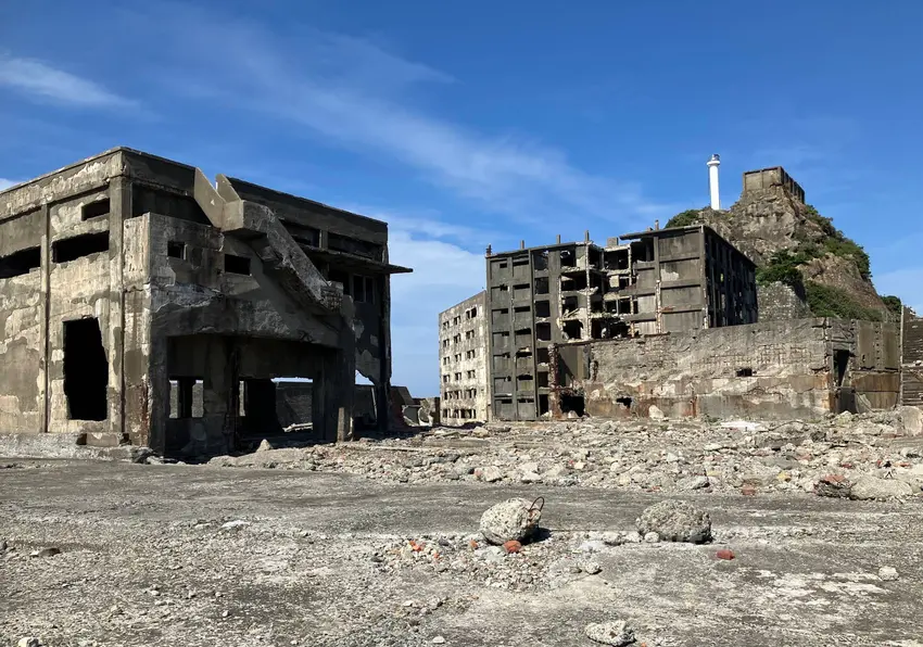 Opuszczona wyspa gunkanjima ( hashima), japonia - zdjęcie 1/4