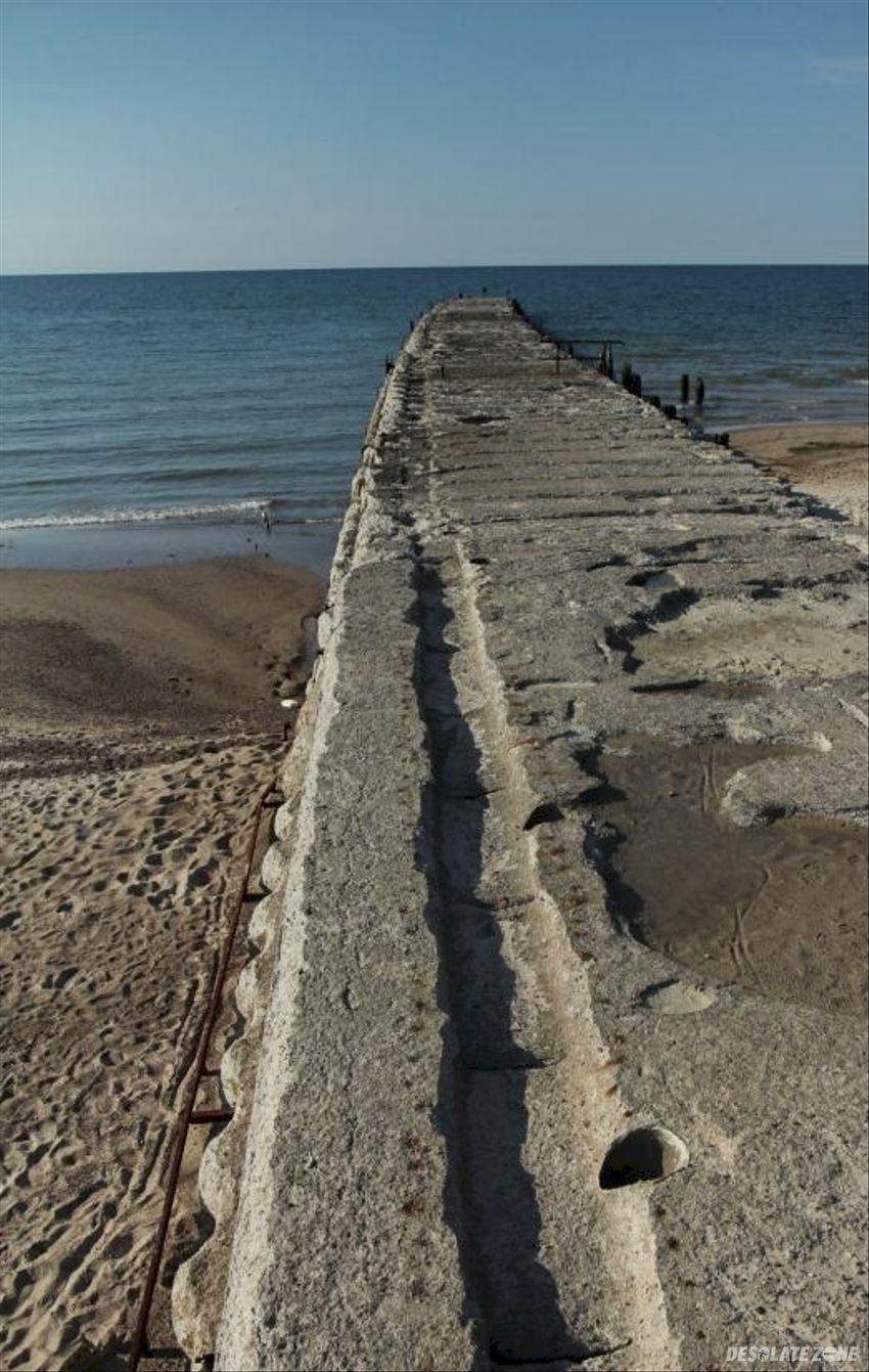 Poniemieckie molo, ustka
