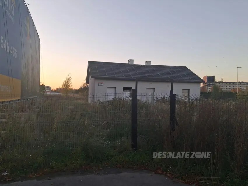 Opuszczony dom - zdjęcie 1/4
