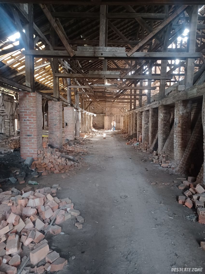 Opuszczoną cegielnia grabów