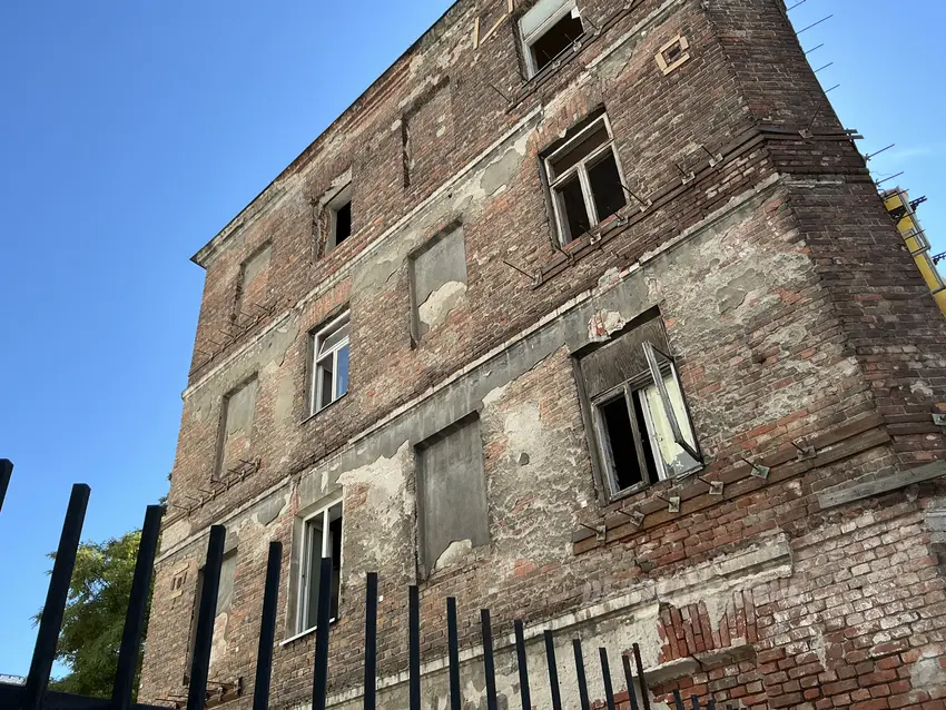 Opuszczona kamienica - photo 1/5