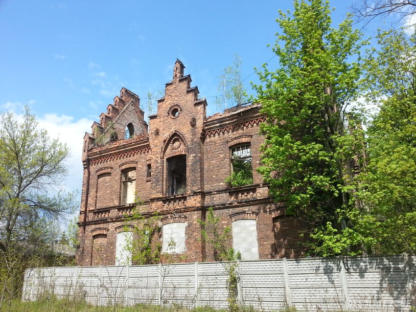 Budynek szkoły powszechnej - dąbrowa górnicza ząbkowice