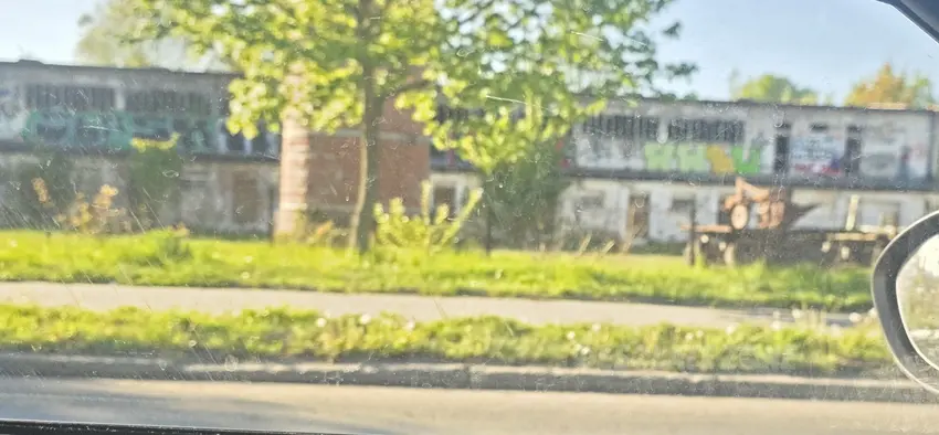 Opuszczona cegielnia w brzegu - zdjęcie 1/2