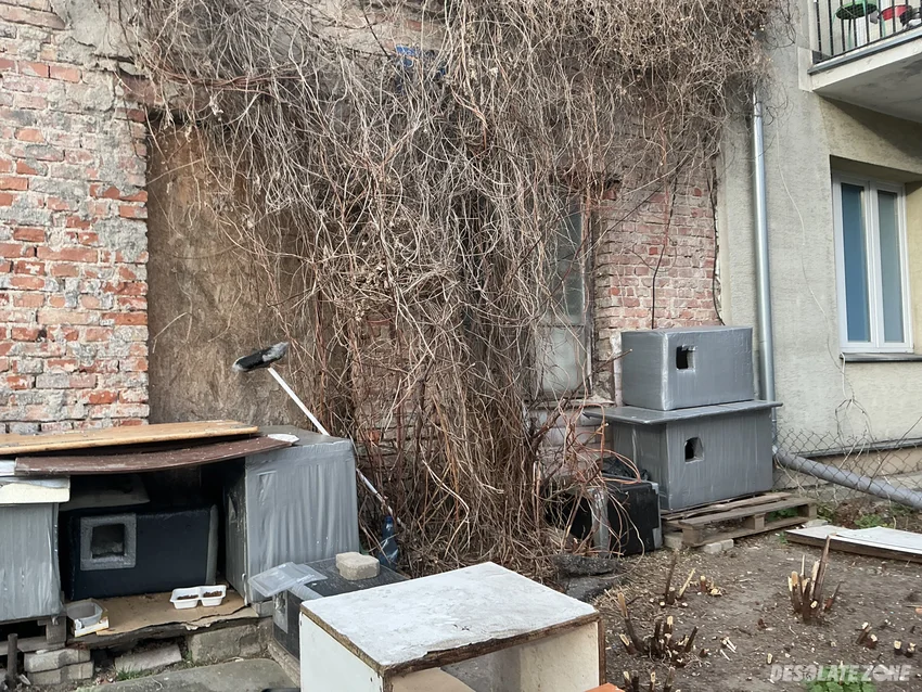 Opuszczony domek lub budynek gospodarczy - photo 1/2