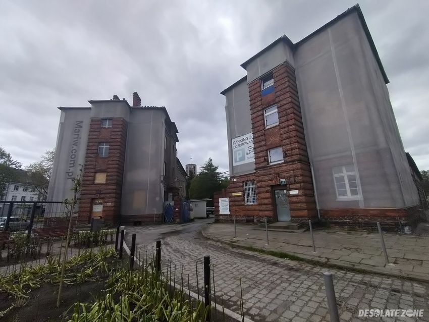 Opuszczona kamienica.