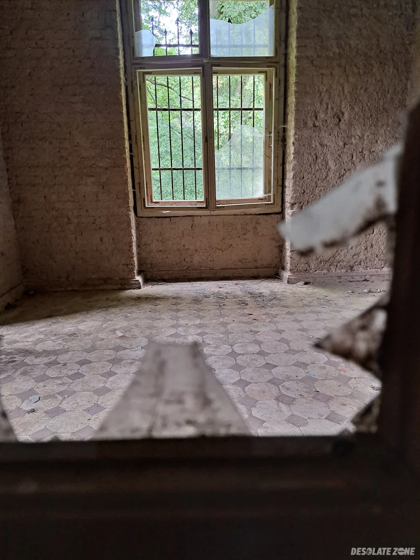 Stary budynek klubu żeglarskiego