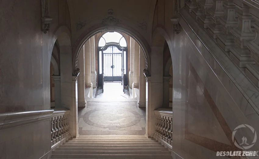 Opuszczony pałac adria palota w budapeszcie