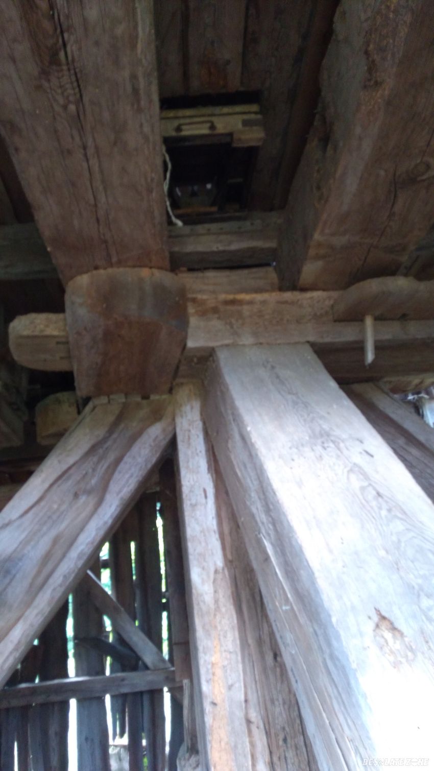 Stary wiatrak typu koźlak