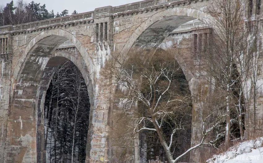 Wiadukty kolejowe, stańczyki