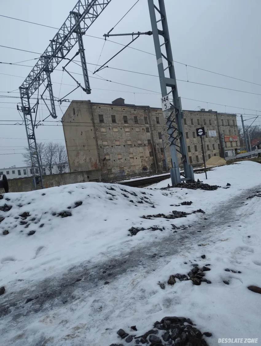 Opuszczony młyn w likwidacji