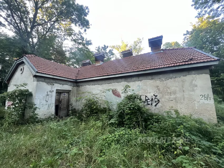 Elektrownia, spiżarnia i dworek - photo 1/3