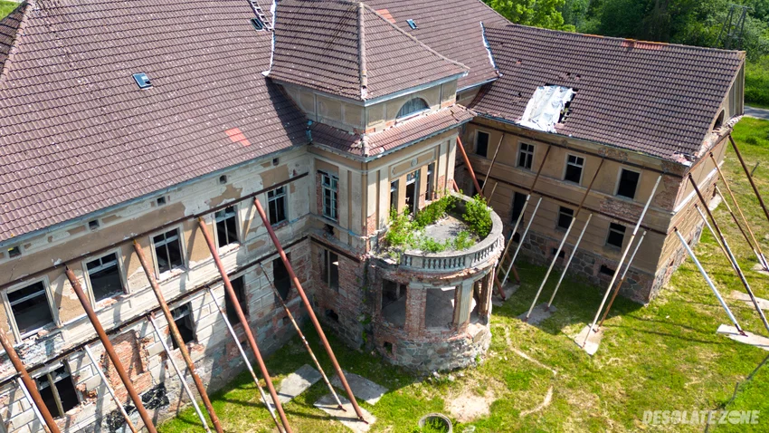 Neoklasycystyczny pałac rodziny von zimdarsen