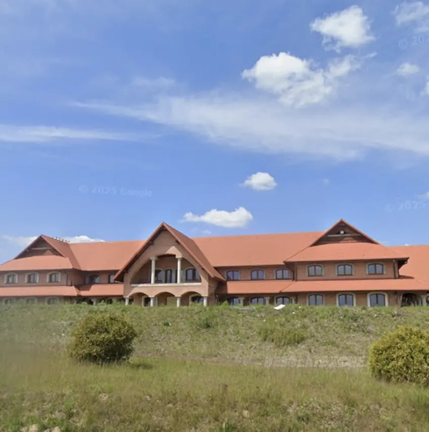 Niedokończony hotel - zdjęcie 1/1