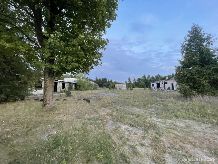 Opuszczony s k r podłęż